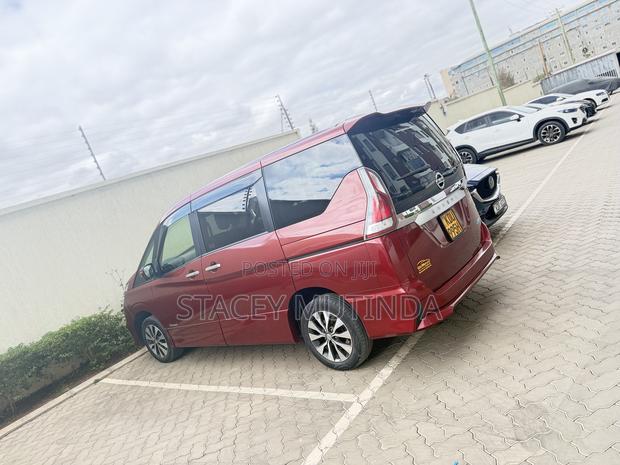 Nissan Serena 2018 Red