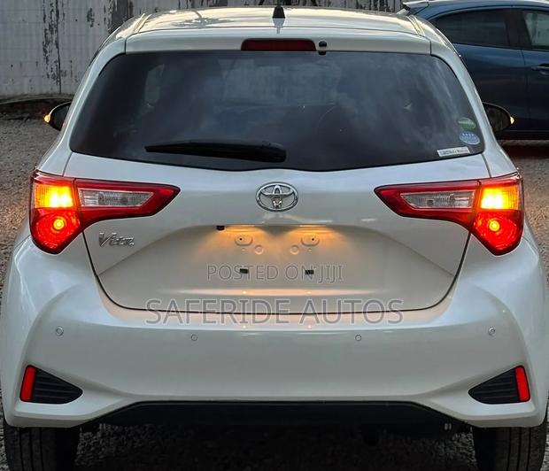 Toyota Vitz 1.3 FWD 5dr 2019 Silver