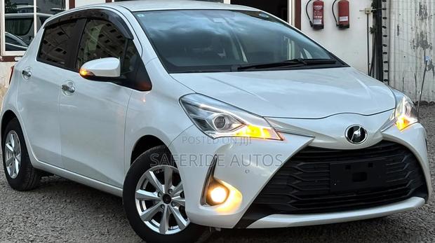Toyota Vitz 1.3 FWD 5dr 2019 Silver