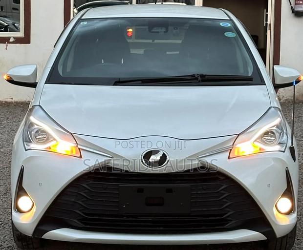 Toyota Vitz 1.3 FWD 5dr 2019 Silver
