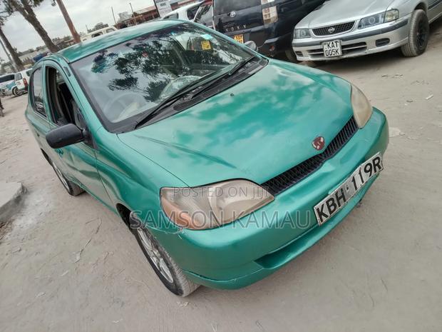 Toyota Platz 2004 Green