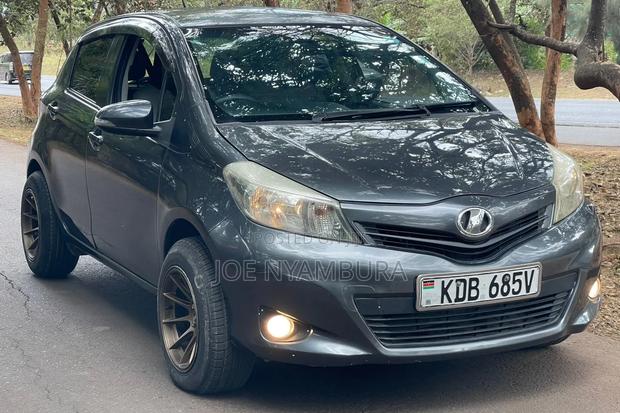 Toyota Vitz 2013 Gray
