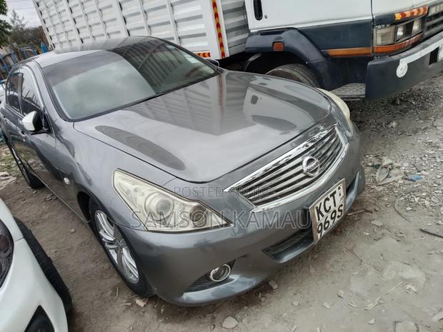 Nissan Skyline 2011 Gray