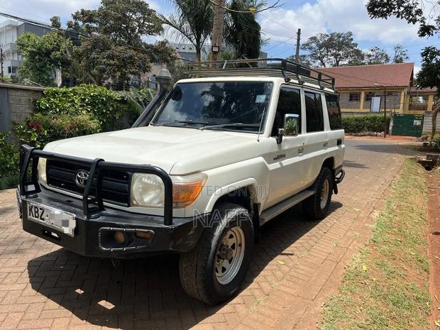 Toyota Land Cruiser 76 Series 2014 White