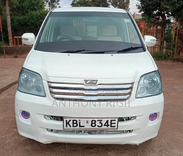 Toyota Noah 2004 White