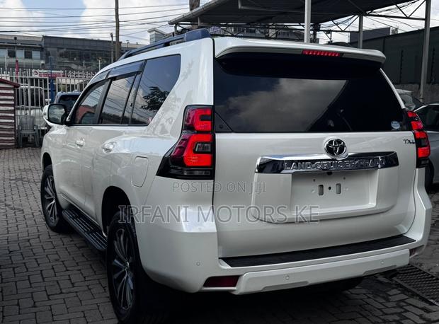 Toyota Land Cruiser Prado 2.7 2020 Pearl