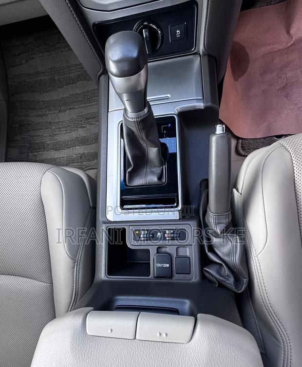 Toyota Land Cruiser Prado 2.7 2020 Pearl
