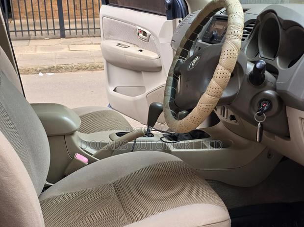 Toyota Hilux 2008 Gray