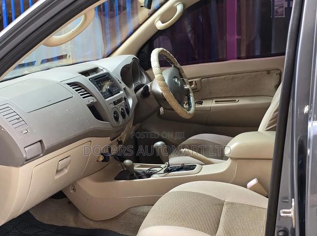 Toyota Hilux 2008 Gray