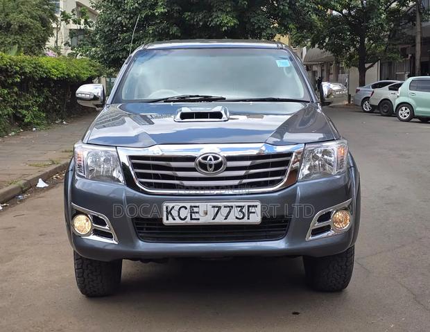 Toyota Hilux 2008 Gray