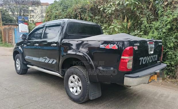 Toyota Hilux 2009 Black