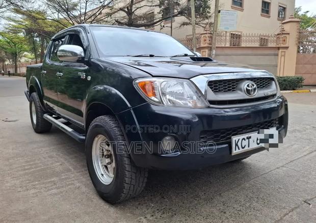 Toyota Hilux 2011 Black