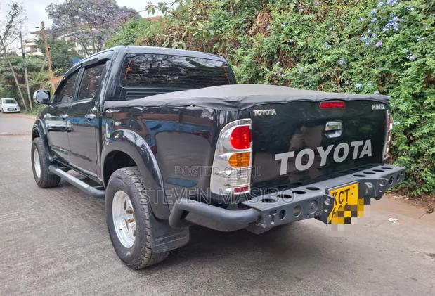 Toyota Hilux 2011 Black