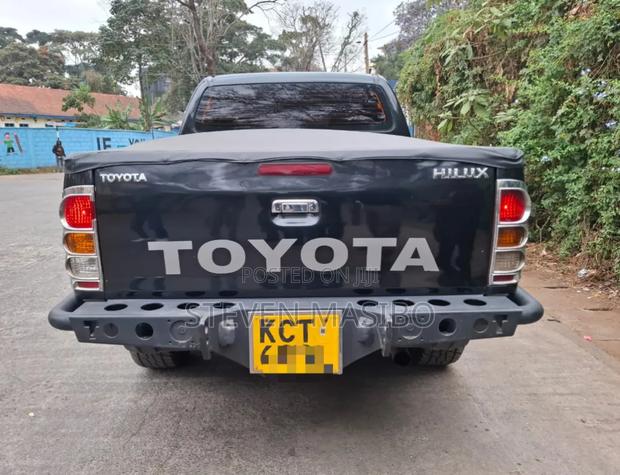 Toyota Hilux 2011 Black