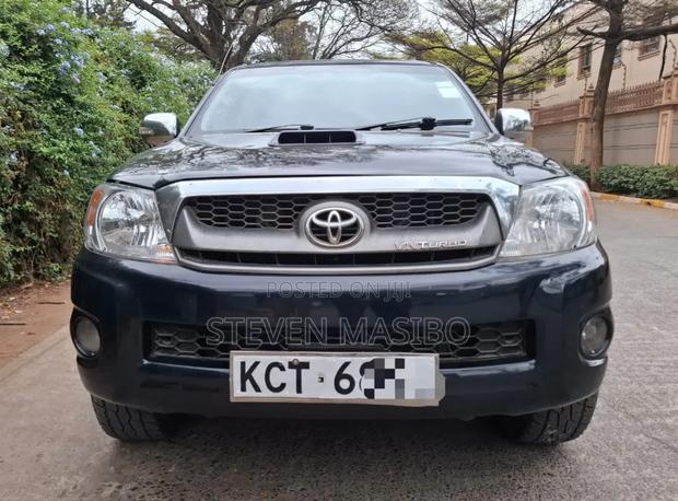 Toyota Hilux 2011 Black