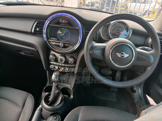 Mini Cooper 2018 Blue