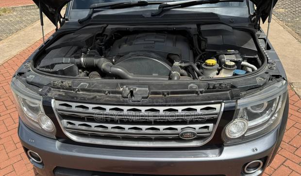 Land Rover Discovery 2015 Gray