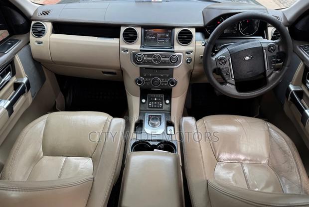 Land Rover Discovery 2015 Gray