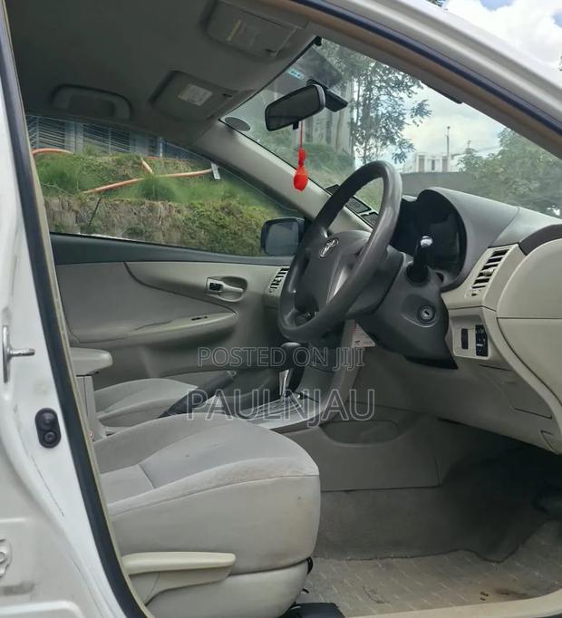 Toyota Axio 2011