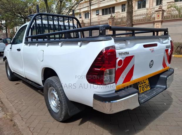 Toyota Hilux 2017 White