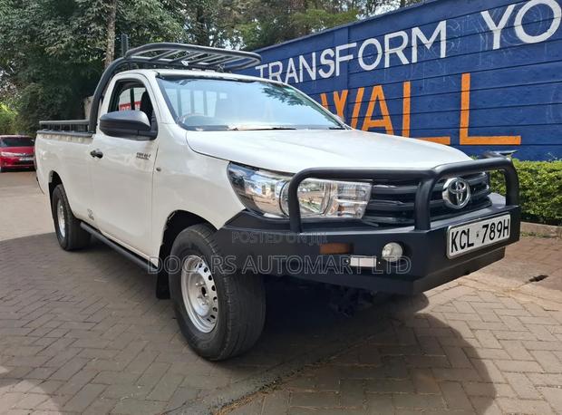 Toyota Hilux 2017 White
