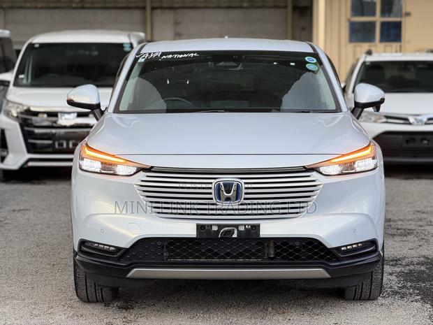 Honda Vezel 1.5 Hybrid 4WD 2021 Off white