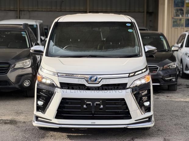 Toyota Voxy Hybrid ZS Kirameki II 2WD 7-Seater 2019 Pearl