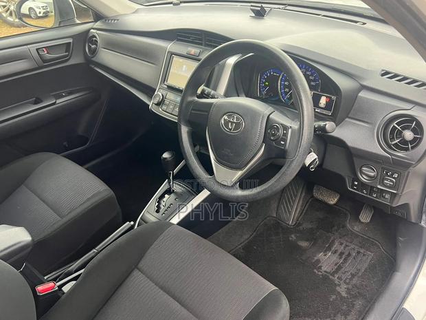 Toyota Corolla Fielder 1.5 Hybrid FWD 2019 White