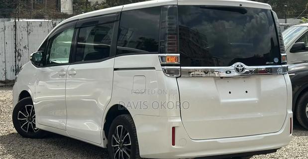 Toyota Voxy 2019 White