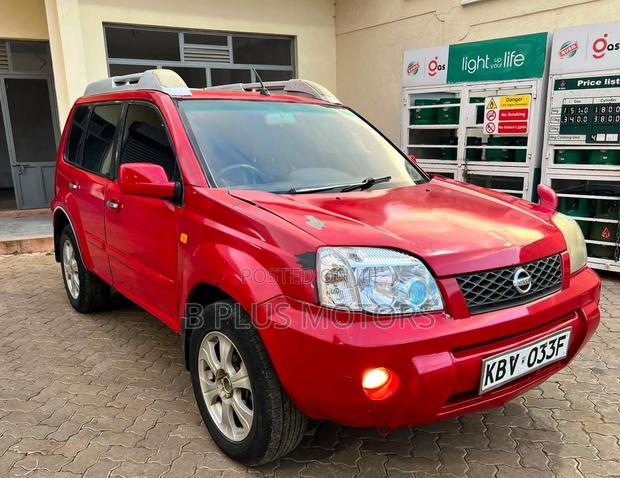 Nissan X-Trail 2005 Red