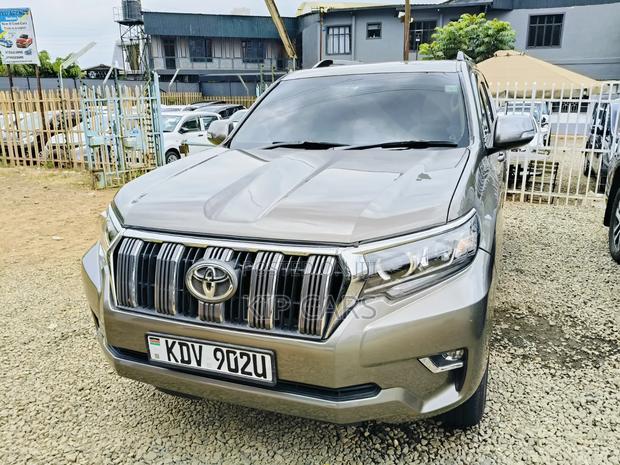 Toyota Land Cruiser Prado 2014 Gray