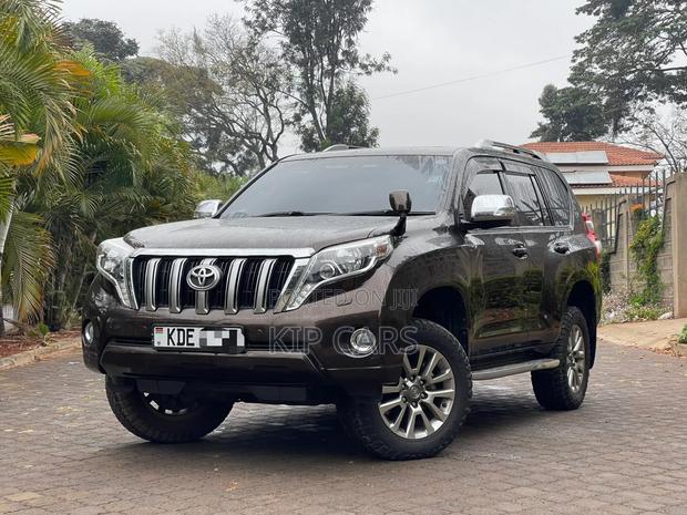 Toyota Land Cruiser Prado 2017 Brown