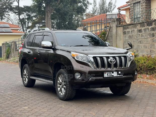 Toyota Land Cruiser Prado 2017 Brown