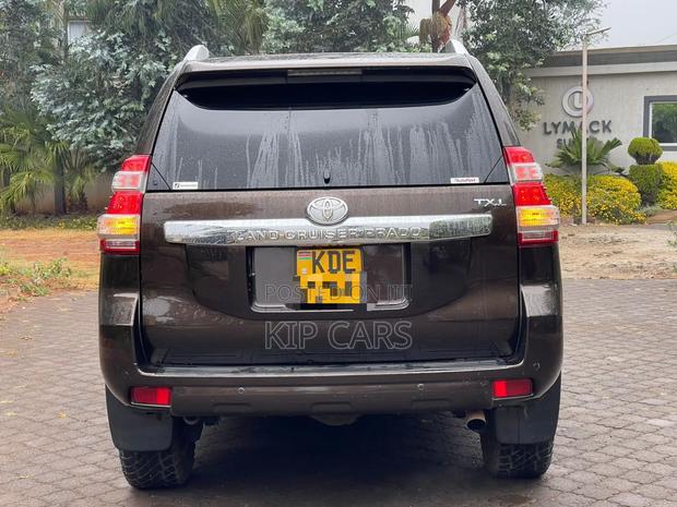 Toyota Land Cruiser Prado 2017 Brown