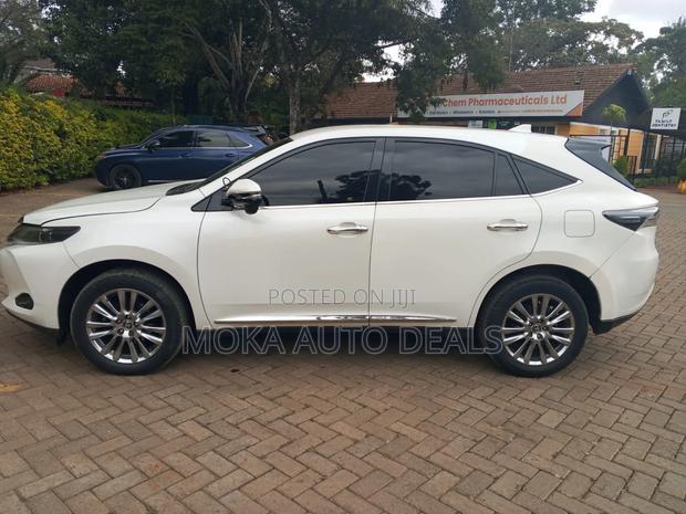 Toyota Harrier 2.0 2015 White