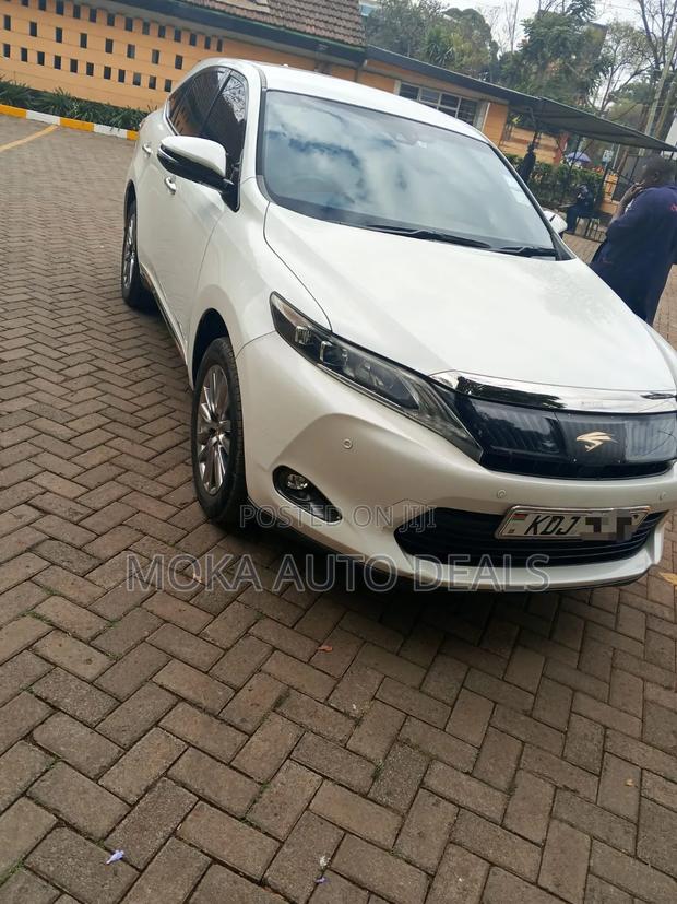 Toyota Harrier 2.0 2015 White