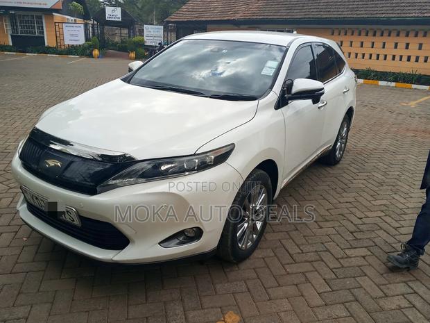 Toyota Harrier 2.0 2015 White