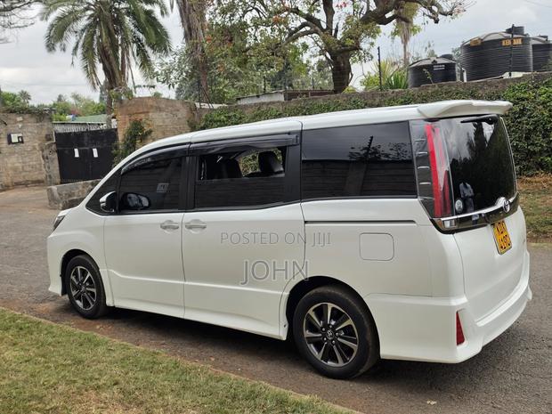 Toyota Noah 2.0 FWD (7 Seater) 2018 Pearl