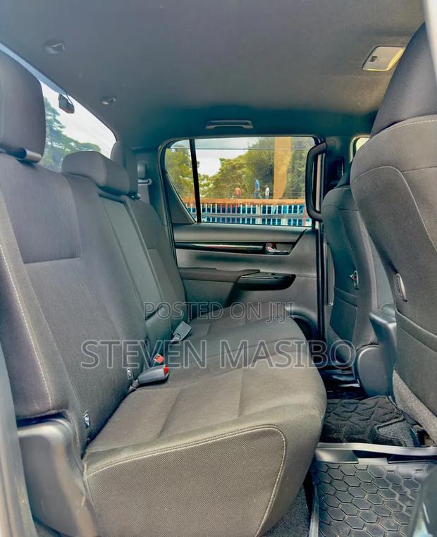 Toyota Hilux 2019 White