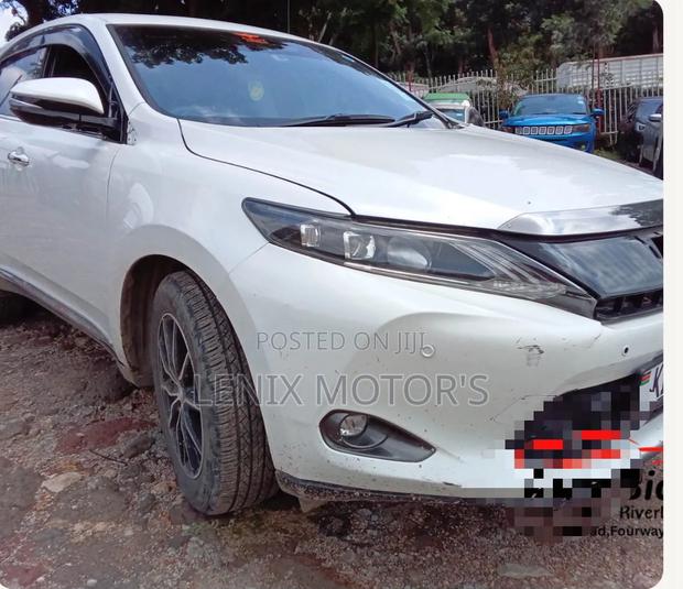 Toyota Harrier 2.0 2017 White