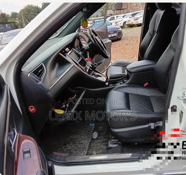 Toyota Harrier 2.0 2017 White