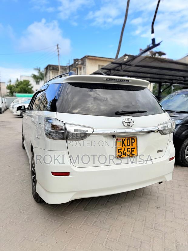 Toyota Wish 2017 Pearl