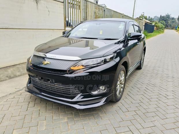 Toyota Harrier 2.0 2015 Black