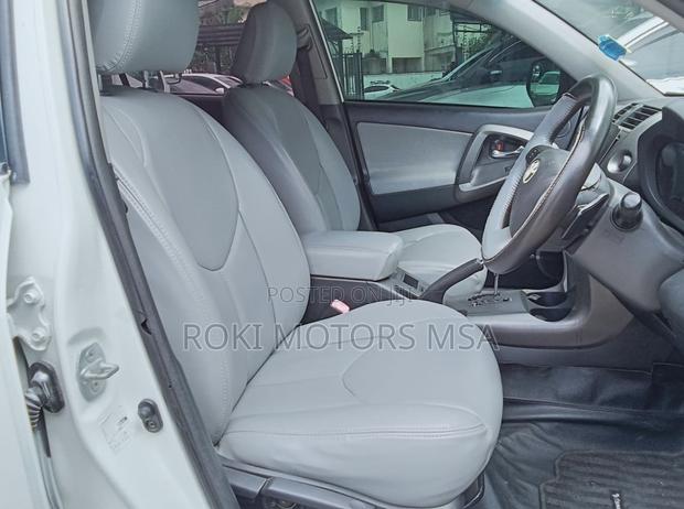 Toyota Vanguard 2013 White