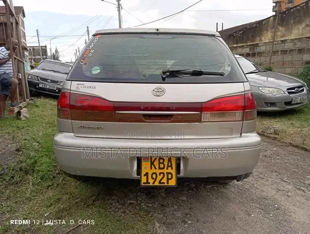 Toyota Vista 2000 Silver