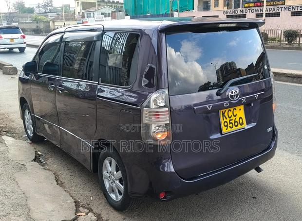 Toyota Voxy 2008 Blue