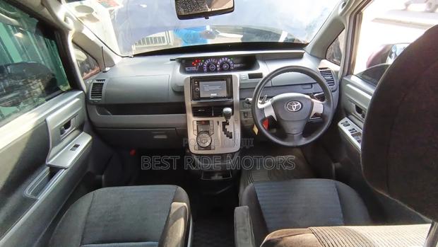 Toyota Voxy 2008 Blue