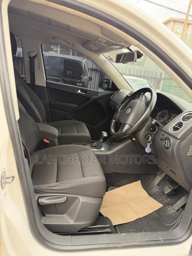 Volkswagen Tiguan 2010 White