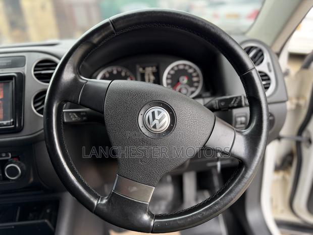 Volkswagen Tiguan 2010 White