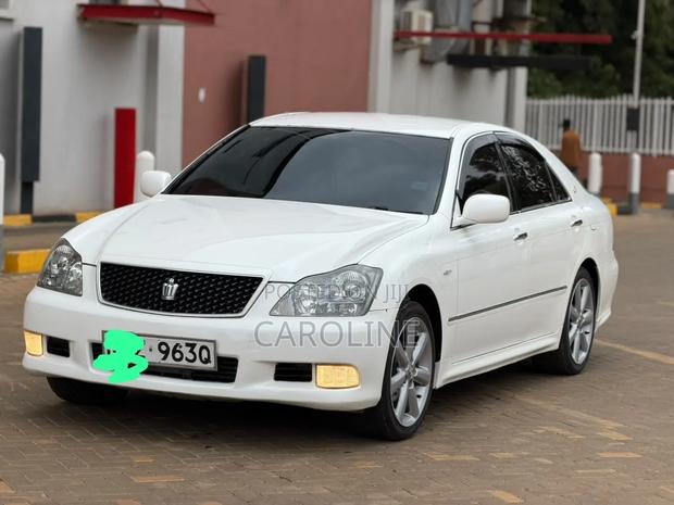 Toyota Crown 2007 White
